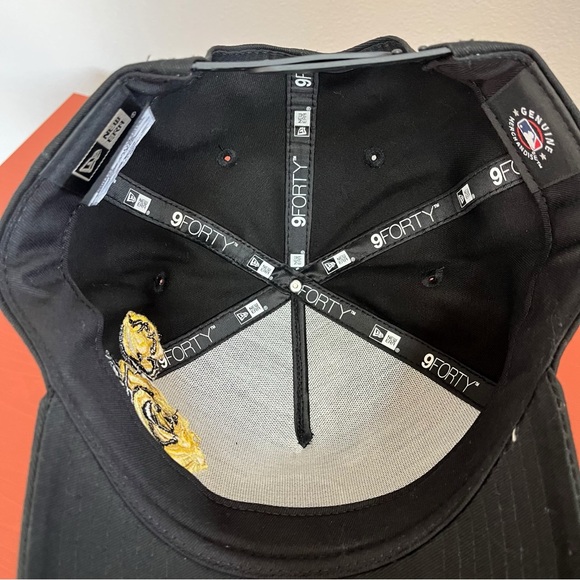 New Era Chicago Cubs Gold Rose 9FOURTY Hat Black - Picture 6 of 9